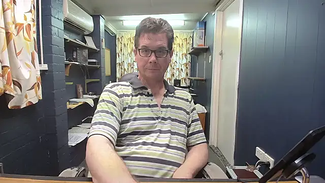 Snapshot of tilobinder chatting on January 17, 3:17 pm tilobinder online show from January 17, 3:17 pm