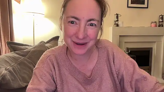 LouiseTswing online show from December 3, 11:35 pm