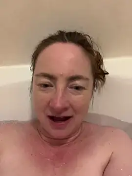 LouiseTswing online show from December 9, 4:58 pm