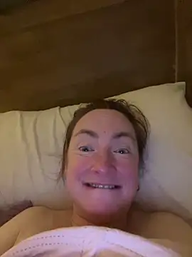 LouiseTswing online show from December 30, 11:28 pm