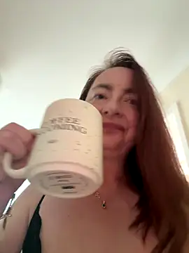 LouiseTswing online show from October 3, 11:18 am