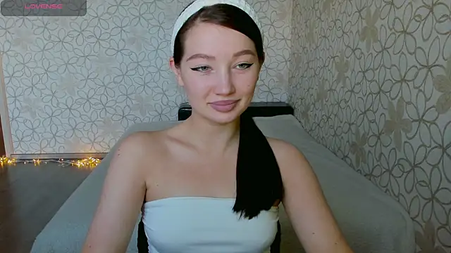Snapshot of Lissa_Cristal chatting on May 24, 11:26 am Lissa Cristal online show from May 24, 11:26 am