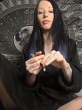 MissMidnightUK online show from February 5, 11:42 pm