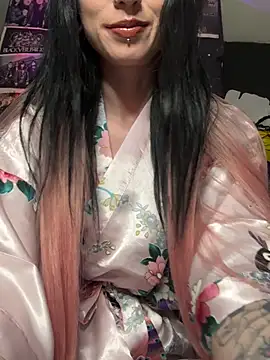 MissMidnightUK online show from May 23, 11:42 pm