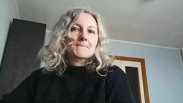EdithManning online show from May 3, 6:30 am