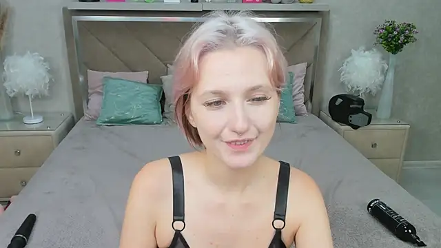 Snapshot of MiaKarlos chatting on July 24, 1:14 am MiaKarlos online show from July 24, 1:14 am