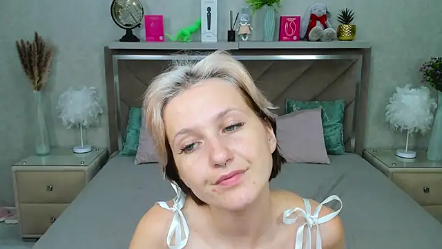 Snapshot of MiaKarlos chatting on July 31, 1:16 am MiaKarlos online show from July 31, 1:16 am