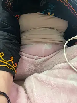 Snapshot of Hot-Anuska chatting on December 24, 5:38 am Hot-Anuska online show from December 24, 5:38 am