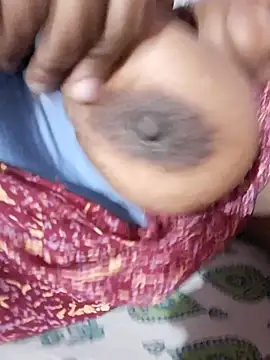 Snapshot of Hot-Anuska chatting on February 20, 10:05 am Hot-Anuska online show from February 20, 10:05 am