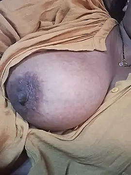 Snapshot of Hot-Anuska chatting on March 6, 10:20 am Hot-Anuska online show from March 6, 10:20 am