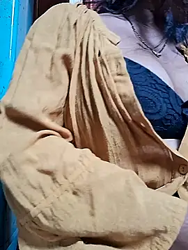 Snapshot of Hot-Anuska chatting on March 7, 5:29 am Hot-Anuska online show from March 7, 5:29 am