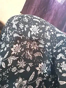 Snapshot of Hot-Anuska chatting on February 26, 9:52 am Hot-Anuska online show from February 26, 9:52 am