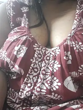 Snapshot of Hot-Anuska chatting on April 9, 7:08 pm Hot-Anuska online show from April 9, 7:08 pm