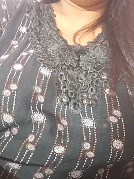 Snapshot of Hot-Anuska chatting on April 11, 4:22 pm Hot-Anuska online show from April 11, 4:22 pm