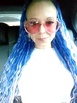 Snapshot of EdgesOfReality chatting on October 10, 3:11 pm EdgesOfReality online show from October 10, 3:11 pm