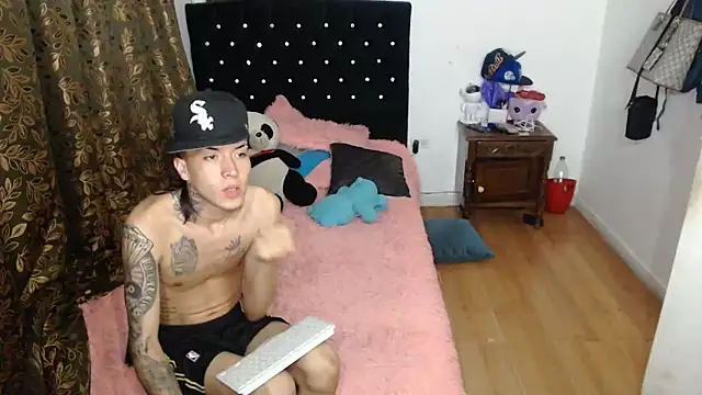 Kitty and jake online show from March 18, 3:42 am