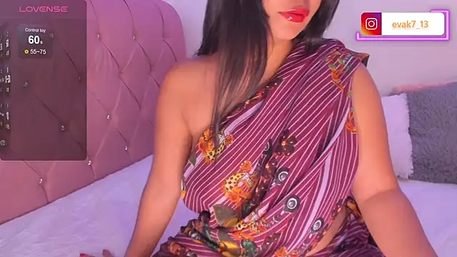 Snapshot of shara_queen1 chatting on January 23, 10:01 pm shara queen1 online show from January 23, 10:01 pm