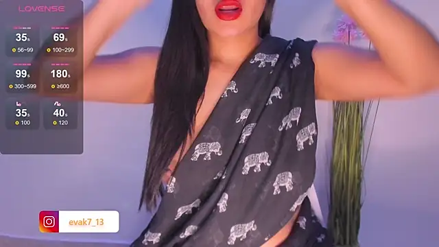 Snapshot of shara_queen1 chatting on February 4, 2:39 am shara queen1 online show from February 4, 2:39 am