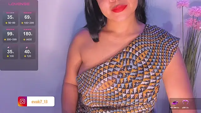 Snapshot of shara_queen1 chatting on February 22, 4:18 am shara queen1 online show from February 22, 4:18 am