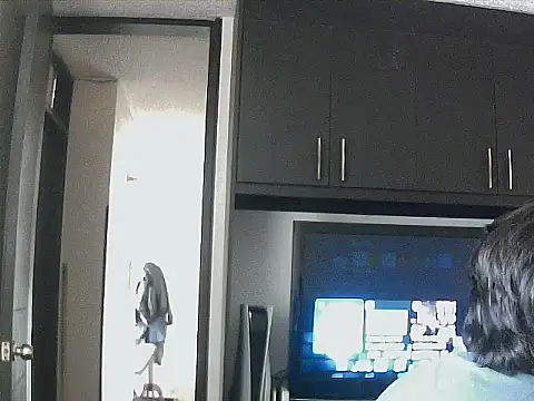 Snapshot of aixs93 chatting on October 7, 7:11 pm aixs93 online show from October 7, 7:11 pm