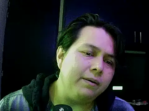 Snapshot of aixs93 chatting on October 8, 1:53 pm aixs93 online show from October 8, 1:53 pm