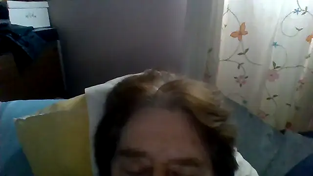 Snapshot of frankie7inch chatting on May 26, 11:28 am frankie7inch online show from May 26, 11:28 am