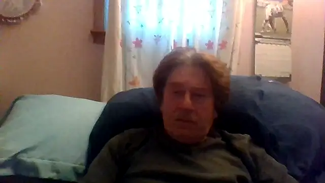 Snapshot of frankie7inch chatting on May 28, 9:39 am frankie7inch online show from May 28, 9:39 am
