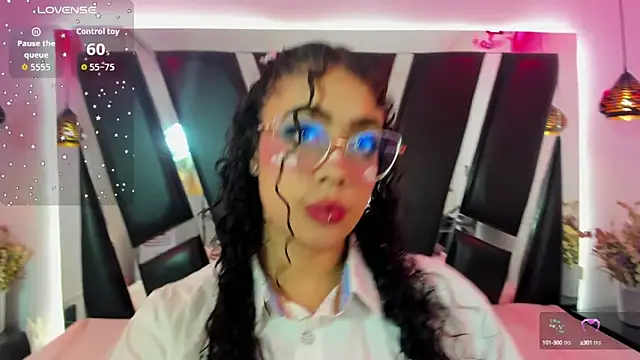 antonelllepiercee online show from September 12, 11:32 am