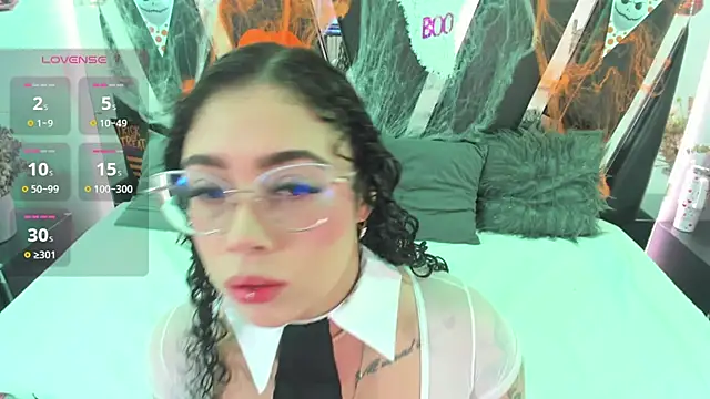 antonelllepiercee online show from October 28, 11:36 am