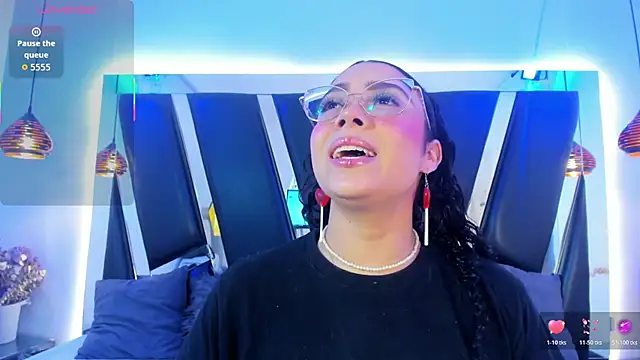 antonelllepiercee online show from November 6, 11:11 am