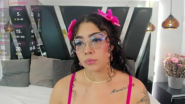 antonelllepiercee online show from November 13, 11:20 am