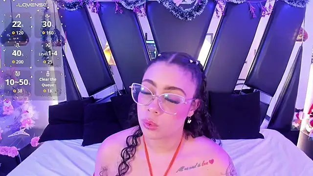 antonelllepiercee online show from December 17, 11:16 am