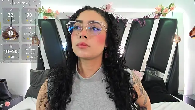 antonelllepiercee online show from February 5, 11:15 am