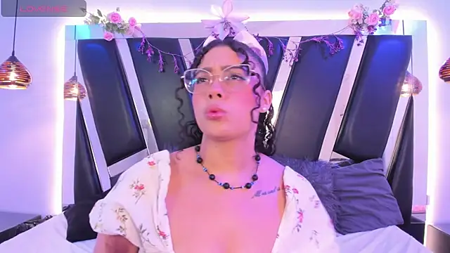 antonelllepiercee online show from March 4, 10:21 am