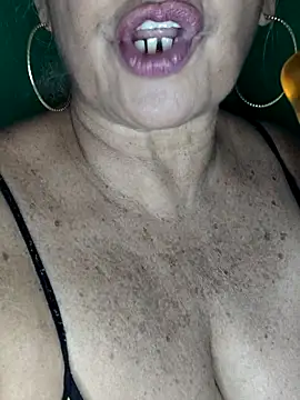 Kasandra Ho online show from November 11, 7:14 pm