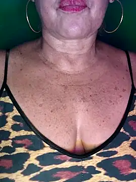 Kasandra Ho online show from November 24, 5:45 pm