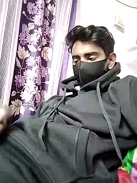 Snapshot of piyush_7inch chatting on December 18, 9:47 am piyush 7inch online show from December 18, 9:47 am