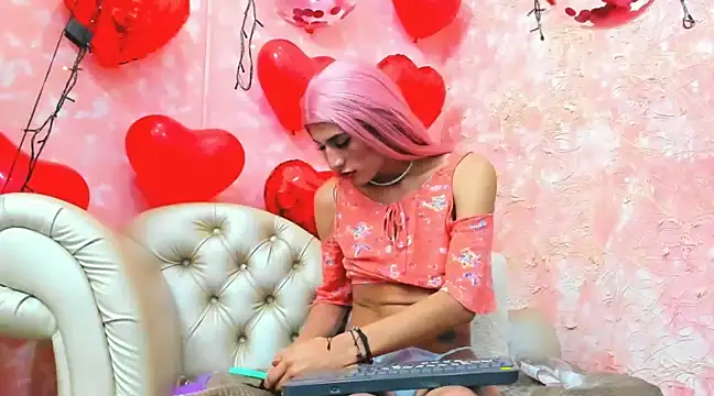 NahomiWhitel online show from February 5, 6:04 pm