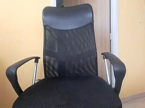 Snapshot of dragon1006 chatting on February 4, 6:17 pm dragon1006 online show from February 4, 6:17 pm