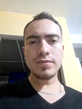 Snapshot of dragon1006 chatting on February 28, 3:04 am dragon1006 online show from February 28, 3:04 am