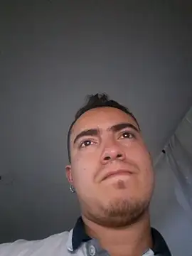 Snapshot of dragon1006 chatting on March 16, 1:49 am dragon1006 online show from March 16, 1:49 am