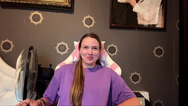 Snapshot of NoreenBunton chatting on July 16, 4:35 pm NoreenBunton online show from July 16, 4:35 pm