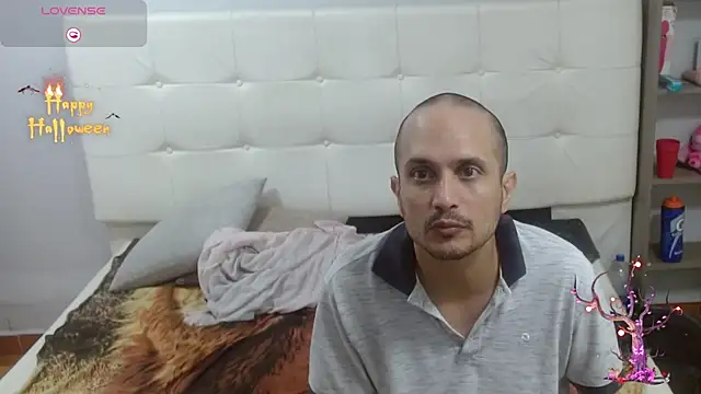 Snapshot of Candy_and_Jh0n chatting on October 11, 4:44 am Candy and Jh0n online show from October 11, 4:44 am