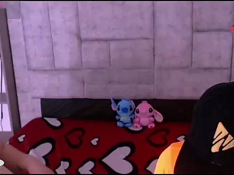 Candy and Jh0n online show from February 9, 4:11 pm