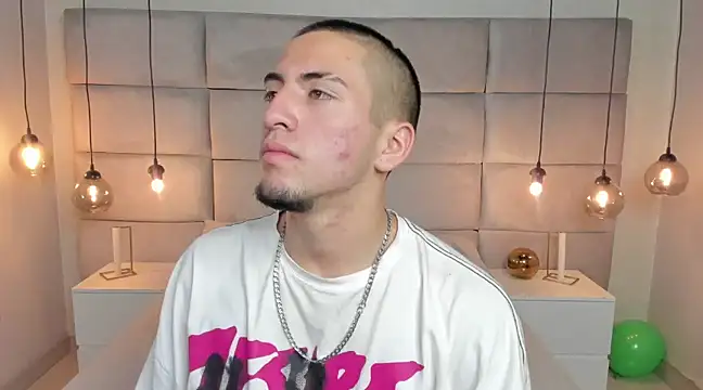 Snapshot of King_Dante_ chatting on December 26, 8:00 pm King Dante  online show from December 26, 8:00 pm