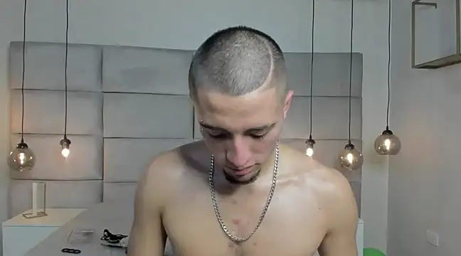 Snapshot of King_Dante_ chatting on December 28, 11:37 pm King Dante  online show from December 28, 11:37 pm