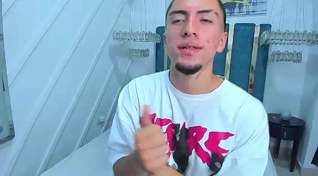 Snapshot of King_Dante_ chatting on January 22, 10:26 pm King Dante  online show from January 22, 10:26 pm