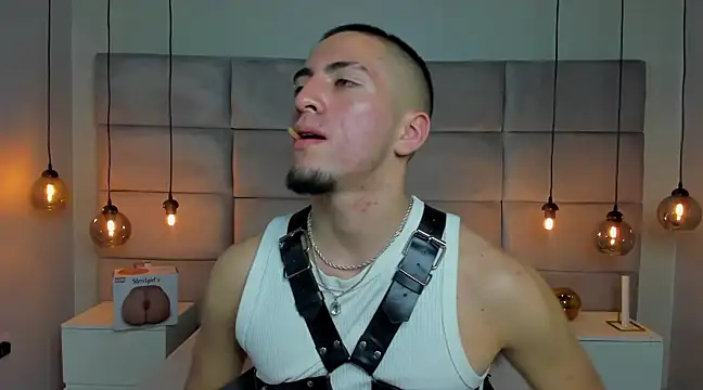 Snapshot of King_Dante_ chatting on March 7, 11:05 pm King Dante  online show from March 7, 11:05 pm