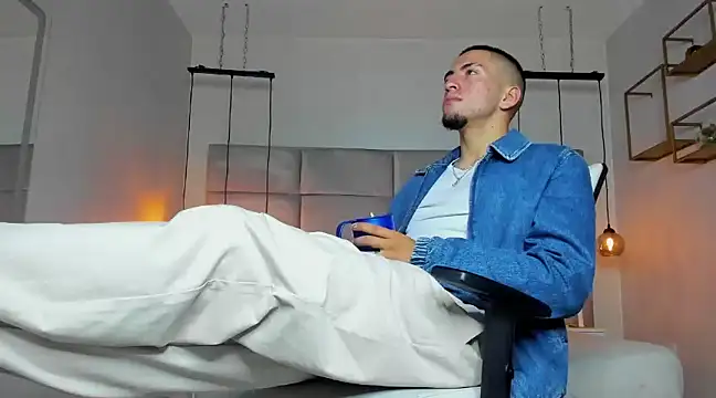 Snapshot of King_Dante_ chatting on March 12, 10:07 pm King Dante  online show from March 12, 10:07 pm