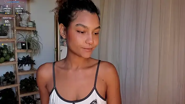 Snapshot of Johaphyton chatting on November 21, 10:08 pm Johaphyton online show from November 21, 10:08 pm